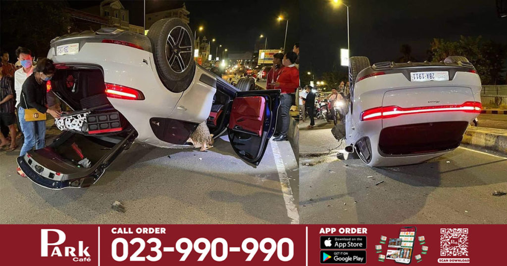 រថយន្តស៊េរីទំនើប PORCHES ក្រឡាប់ផ្ងារជើងទ្រមេឃ ក្រោយបើកលឿនជ្រុលទៅបុករបាំងថ្មពុះចែកទ្រូងផ្លូវ ផ្អើលទាំងយប់