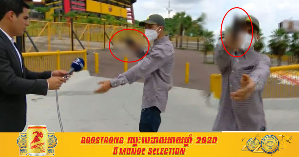 ហ៊ានណាស់! ចោរម្នាក់ចូលទៅភ្ជង់ប្លន់អ្នកកាសែត និងអ្នកកាន់កាមេរ៉ា ដែលកំពុងរាយការណ៍ព័ត៌មានផ្សាយផ្ទាល់តាមទូរទស្សន៍ (មានវីដេអូ)