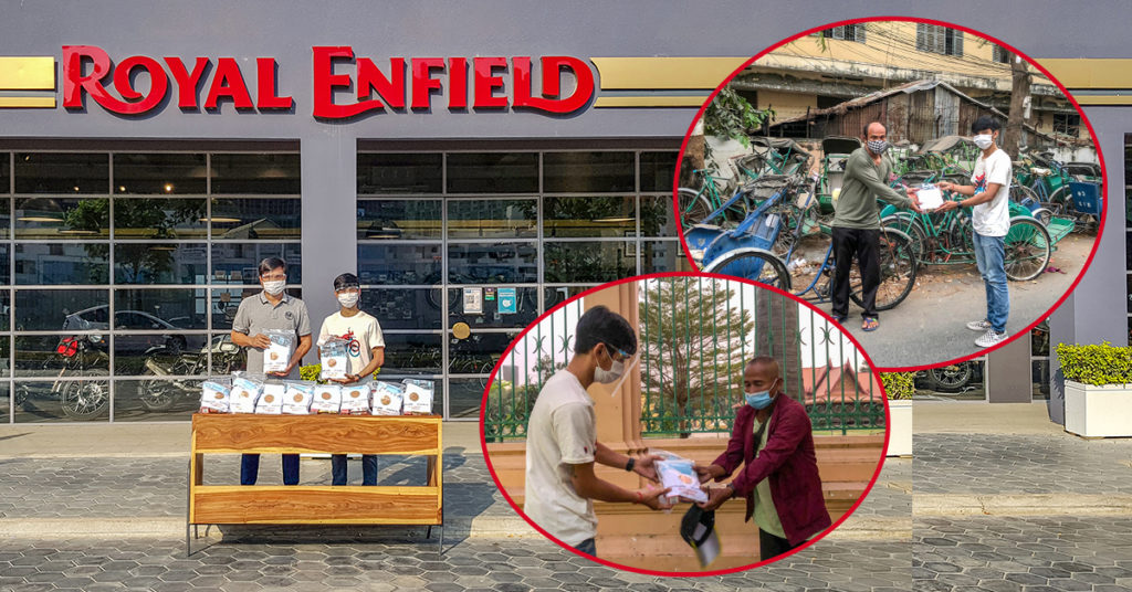 Royal Enfield Cambodia បានផ្ដល់ស្បៀងអាហារចំនួន ១០០កញ្ចប់ដល់លោកតាចាស់ៗដែលធាក់ស៊ីក្លូ ក្នុងអំឡុងពេលជំងឺកូវីដកំពុងរាតត្បាតនៅកម្ពុជា