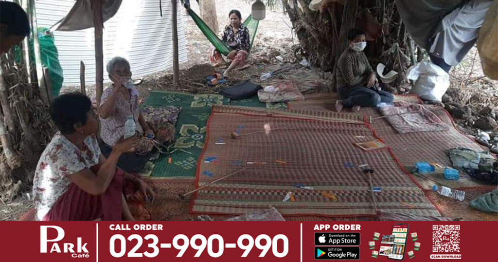 អធិការស្រុកថ្មគោលចុះបង្គ្រាបដល់ផ្ទះ និងឃាត់បានតាយាយមួយក្រុម ប្រមូលផ្តុំគ្នាលេងល្បែងស៊ីសង