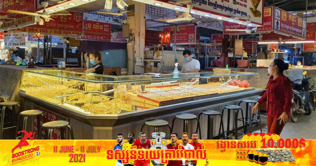 អាជីវករផ្សារលើធំថ្មី នៅក្រុងសៀមរាប ត្រូវបានសមត្ថកិច្ចរៀបចំ ដាក់វេនឆ្លាស់គ្នាលក់ ដើម្បីការពារការឆ្លងរីករាលដាលជំងឺកូវីដ-១៩ !