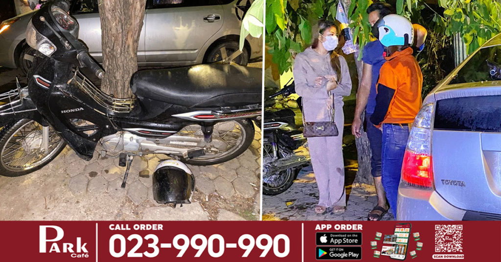 ស្រីស្អាតបើករថយន្ត PRIUS ឆ្លងផ្លូវបញ្ច្រាស និងឆ្លៀតប្រើទូរស័ព្ទដៃ ស្រាប់តែមានបុរសបើកម៉ូតូយ៉ាងលឿន ចាប់ហ្វ្រាំងមិនទាន់បុកជាមួយរថយន្តរួញកង់ខាងមុខ បណ្ដាលអោយរងរបួសធ្ងន់សន្លប់ស្ដូកស្ដឹង