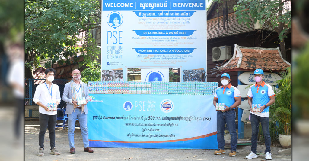 ក្រុមហ៊ុន Foremost បានបរិច្ចាគទឹកដោះគោចំនួន 500 កេស ដល់អង្គការដើម្បីភាពញញឹមនៃកុមារ (PSE)ក្នុងទីក្រុងភ្នំពេញ