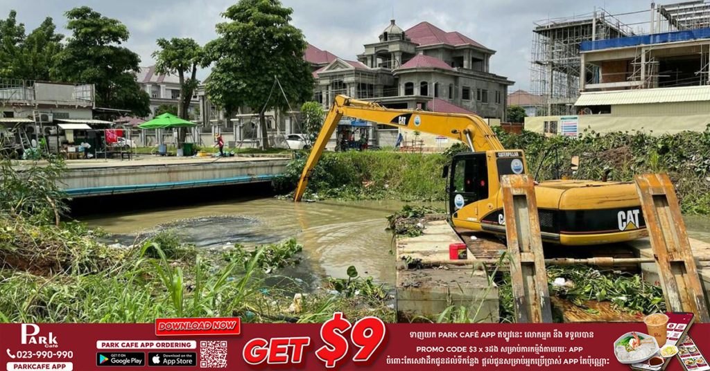 រដ្ឋបាលរាជធានីជំរុញឱ្យស្ដារភក់ កាយសំរាម និងមែកឈើចេញពីប្រឡាយមេ នៅភាគខាងជើងរាជធានីឱ្យបានឆាប់រហ័ស ដើម្បីបើកផ្លូវទឹកឱ្យហូរទៅកាន់ស្ថានីយបូមទឹកកប់ស្រូវបានលឿន