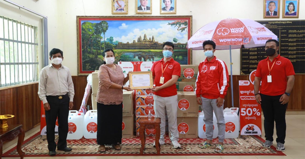 ក្រុមហ៊ុន WOWNOW បានប្រគល់អំណោយទៅដល់រដ្ឋបាលខេត្តព្រះសីហនុ