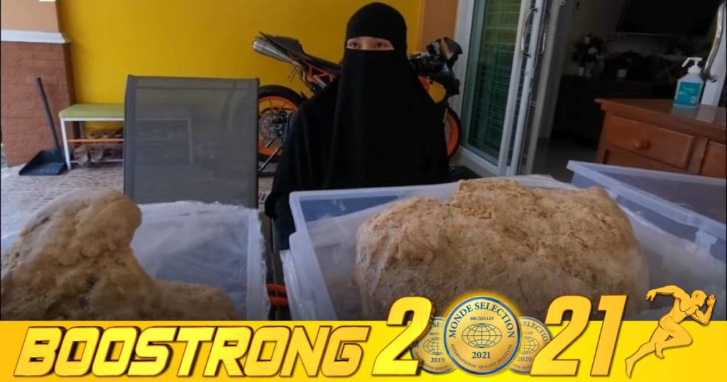 ក្លាយជាអ្នកមានមួយប៉ប្រិចភ្នែក! ស្រ្តីថៃម្នាក់មានសំណាងរើសបានកម្អួតត្រីបាឡែន ៣០គីឡូក្រាម ដែលមានតម្លៃរាប់លានដុល្លារ