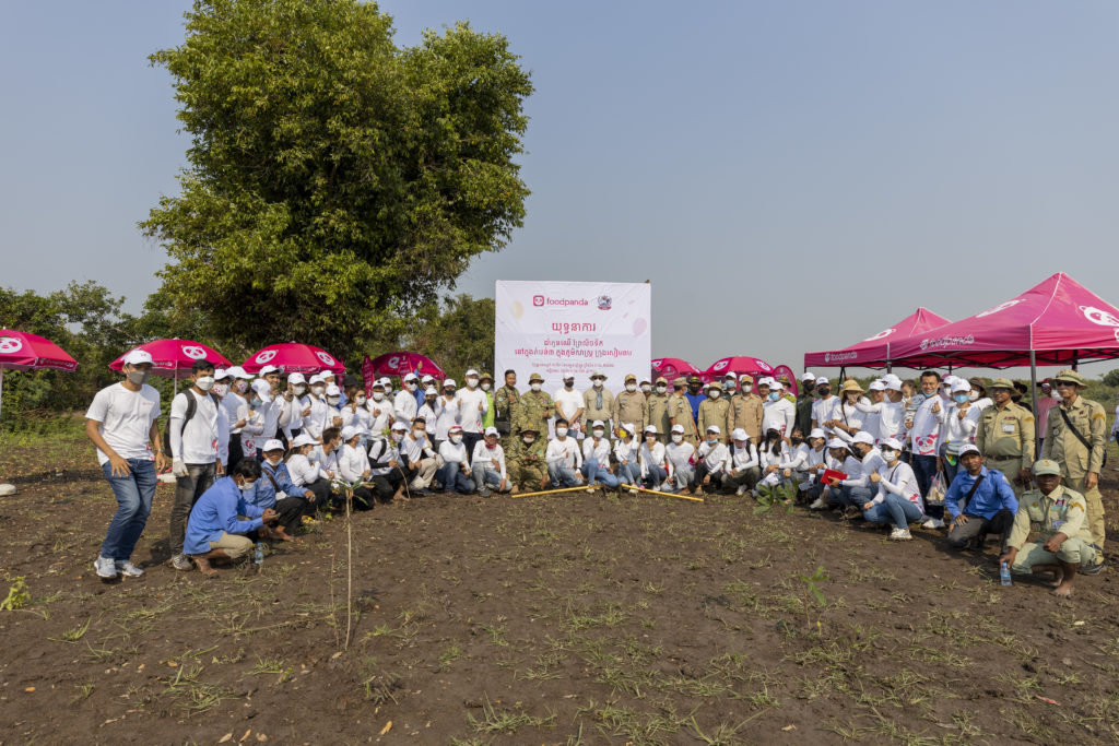 រដ្ឋបាលក្រុងសៀមរាបដាំកូនឈើព្រៃលិចទឹកនៅតំបន់បឹងពារាំង