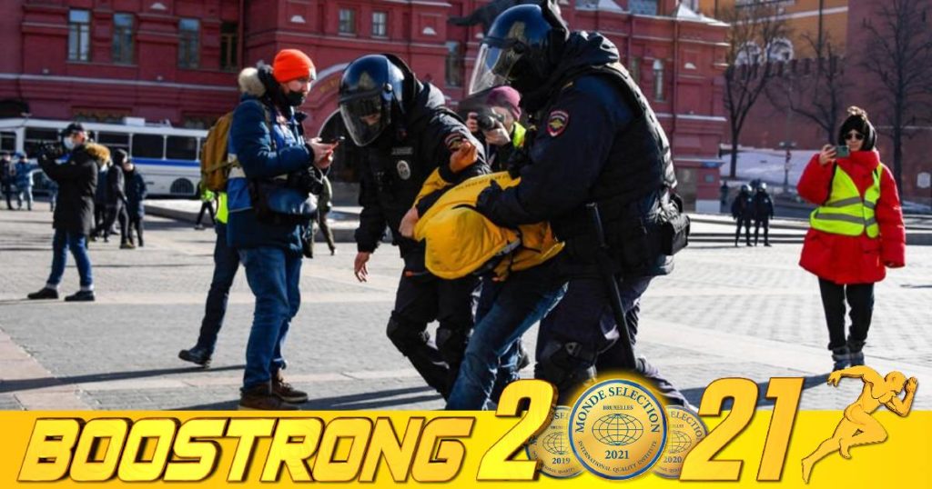 ប៉ូលិសរុស្ស៊ីបានចាប់ខ្លួនពលរដ្ឋជាង ៨០០នាក់ដែលបាននាំគ្នាធ្វើបាតុកម្មប្រឆាំងនឹងការឈ្លានពានអ៊ុយក្រែន