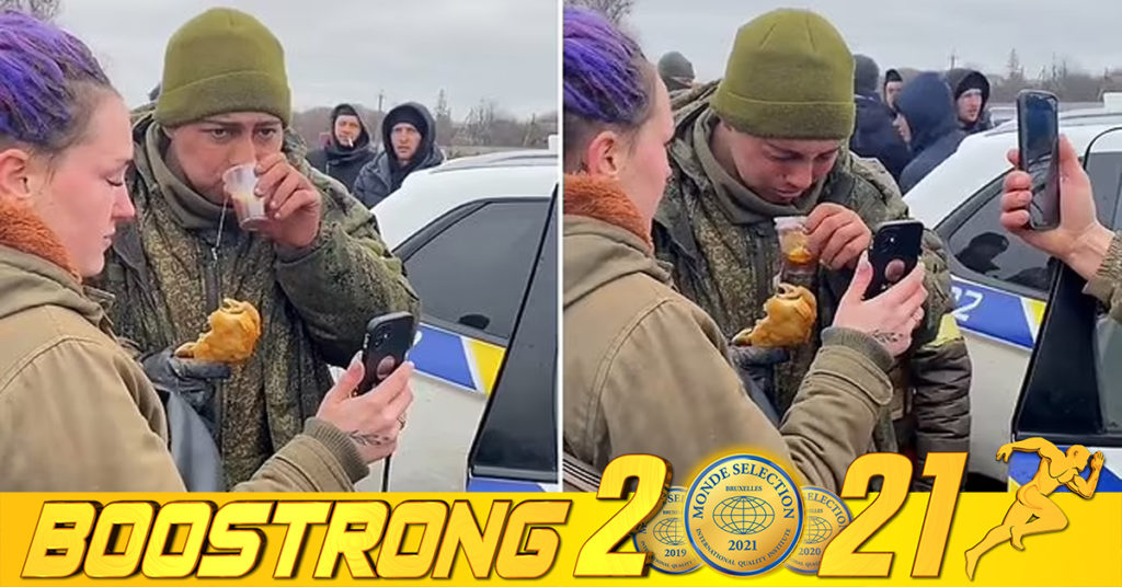 ទាហាន​រុស្ស៊ី​ម្នាក់បាន​ស្រក់​ទឹក​ភ្នែក ពេលពលរដ្ឋអ៊ុយក្រែនចាប់បាន ហើយឱ្យទូរស័ព្ទតេទៅរកម្ដាយ ដើម្បីបញ្ជាក់ថា «គាត់មិនកើតអ្វីទេ» (មានវីដេអូ)