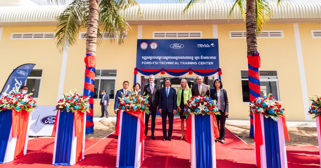 ក្រុមហ៊ុន RMA Cambodia បានប្រារព្ធពិធី ”ប្រគល់រថយន្ត ហ្វដ ចំនួន១គ្រឿង និងដាក់ឲ្យដំណើរការមជ្ឈមណ្ឌលបណ្តុះបណ្តាលបច្ចេកទេសរថយន្ត ហ្វដ-ធី អេស អាយ” នៅវិទ្យាស្ថានតេជោសែន សាធារណការ និងដឹកជញ្ជូន (TSI)