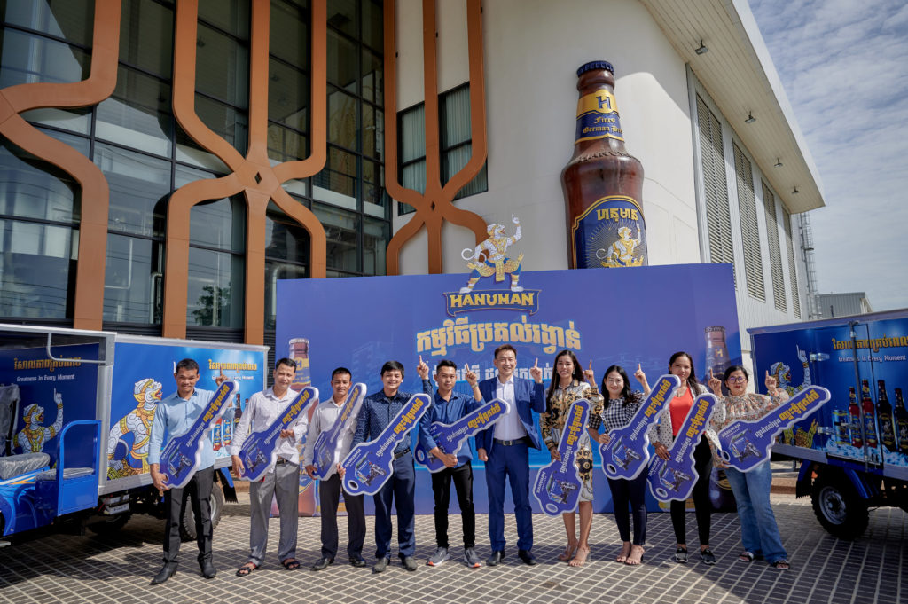 ក្រុមហ៊ុន ហនុមាន ប៊ែវើរីជីស ឯ.ក ប្រគល់រង្វាន់ម៉ូតូកង់បី ចំនួន៩គ្រឿងដល់ដៃគូចែកចាយបន្តរបស់ខ្លួន