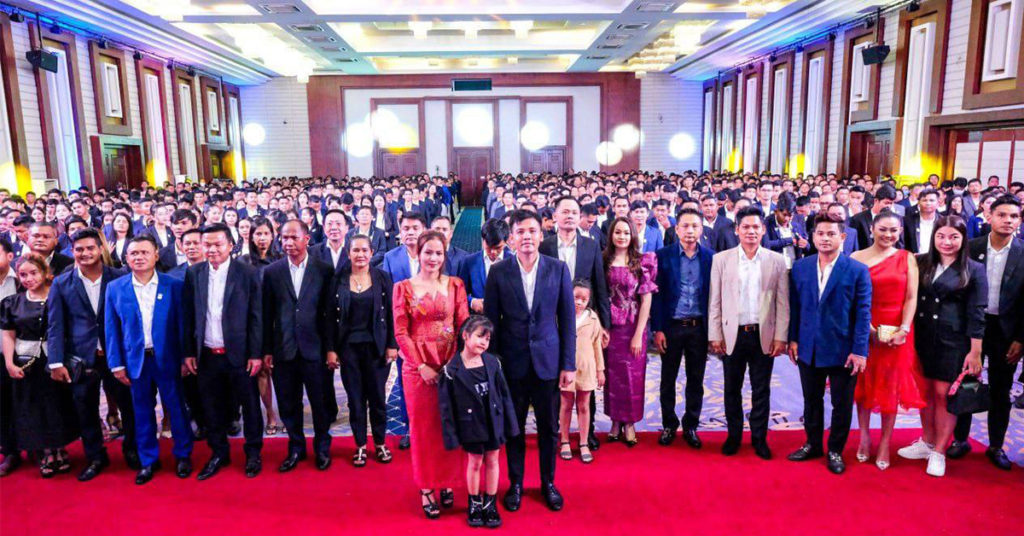 អ្នកឧកញ៉ា ឡេង ណាវ៉ាត្រា រៀបចំកម្មវិធីជួបជុំអាហារសាមគ្គី ថ្លែងអំណរគុណដល់បុគ្គលិករាប់ពាន់នាក់របស់មហាគ្រួសារក្រុមហ៊ុនហ្គាឡាក់ស៊ី ណាវាត្រា គ្រុប