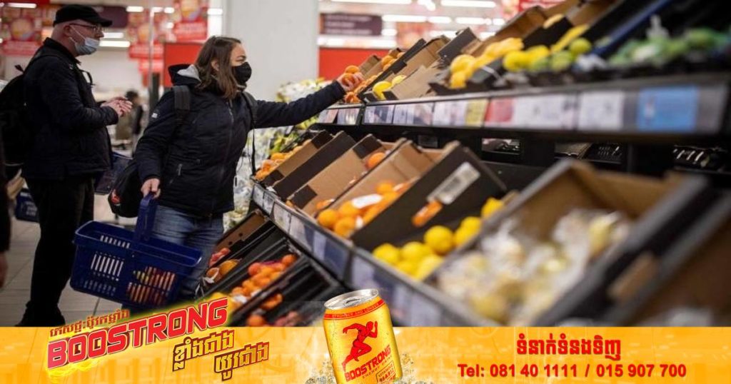 របាយការណ៍មួយបង្ហាញថា ពលរដ្ឋអង់គ្លេសជាច្រើនសម្រចកាត់បន្ថយការចំណាយមិនសូវចាំបាច់របស់ពួកគេដើម្បីទប់ទល់នឹងវិបត្តិអតិផរណា