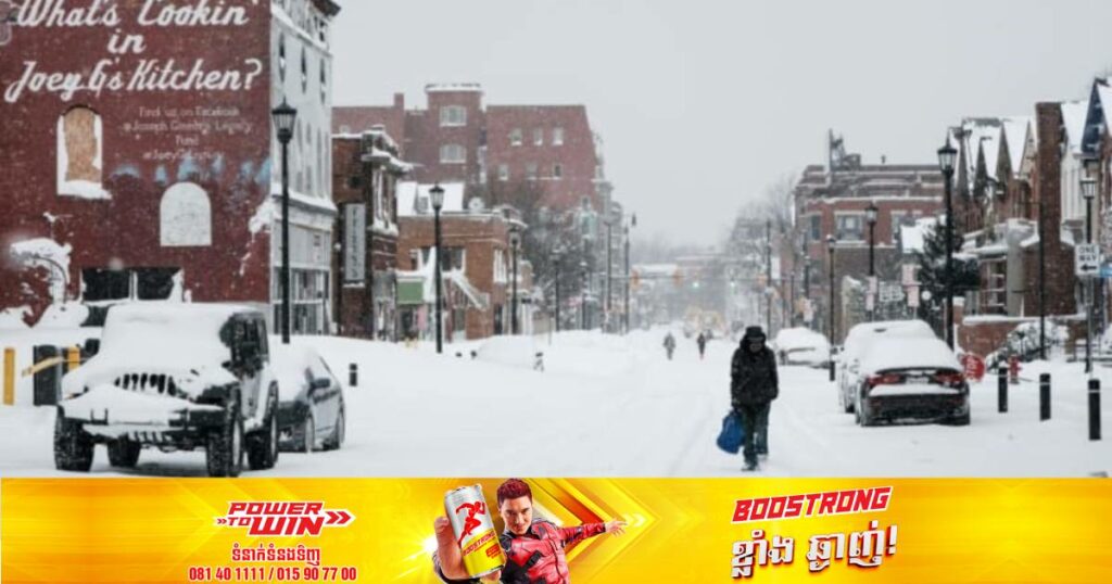 តួលេខពលរដ្ឋអាមេរិកដែលបានបាត់បង់ជីវិតដោយព្យុះទឹកកបន្តកើនឡើងដល់ ៥០នាក់ ខណៈអាជ្ញាធរសម្រេចលុបចោលជើងហោះហើរអស់ជាង ២០,០០០ជើង