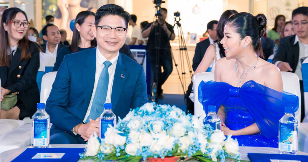 មាស សុខសោភា ប្តេជ្ញាជំរុញការប្រើប្រាស់សេវាហិរញ្ញវត្ថុផ្លូវការឱ្យកាន់តែទូលំទូលាយ ក្រោយក្លាយជាទូតសុច្ឆន្ទៈរបស់ អិលអូអិលស៊ី (ខេមបូឌា)