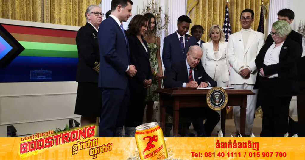 លោក ចូ បៃដិន បានចុះ​ហត្ថលេខា​លើច្បាប់ថ្មីមួយ ដែល​ការពារ​ការ​រៀបការ​របស់​អ្នក​ស្រឡាញ់ភេទ​ដូចគ្នា