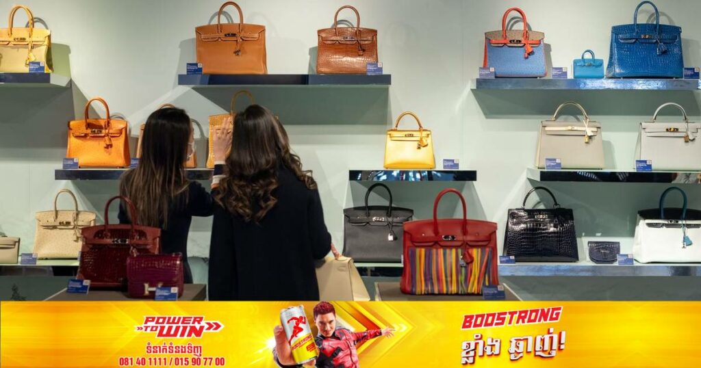 កាបូបម៉ាក Hermès ប្រភេទ Limited Edition មួយចំនួនត្រូវបានគេលក់ចេញក្នុងតម្លៃសរុបរហូតដល់ជាង ៣លានដុល្លារ