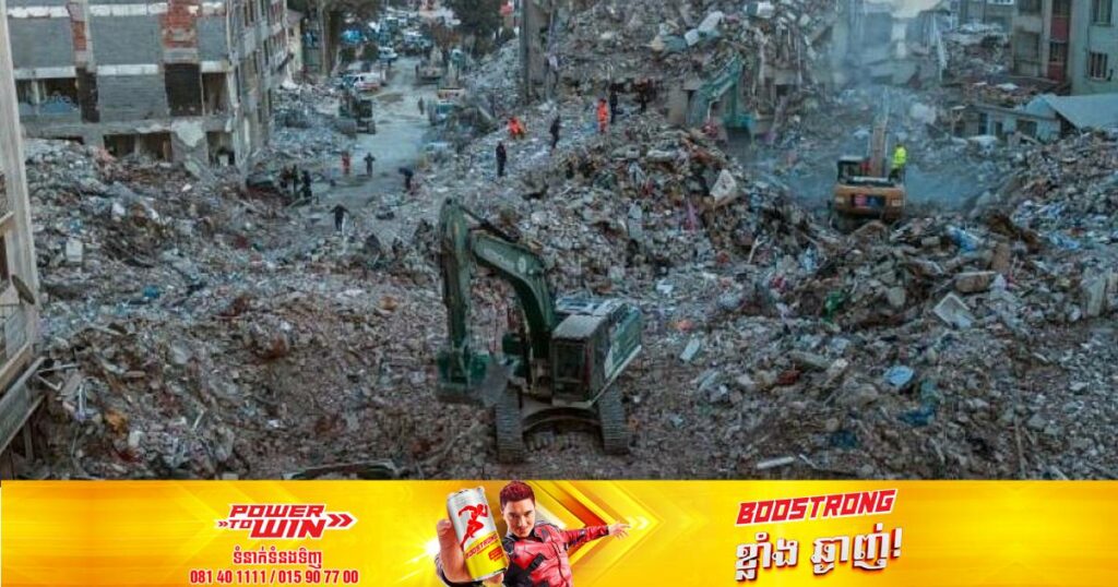 តួកគីនិងស៊ីរី ទទួលរងគ្រោះរញ្ជួយដីថ្មីមួយបន្ថែមដែលបណ្តាលឲ្យមានពលរដ្ឋរាប់រាយនាក់រងរបួសនិងបាត់បង់ជីវិត ខណៈតួលេខអ្នកបាត់បង់ជីវិតក្នុងហេតុការណ៍ចាស់បន្តកើនឡើងជាង ៤៧,០០០នាក់