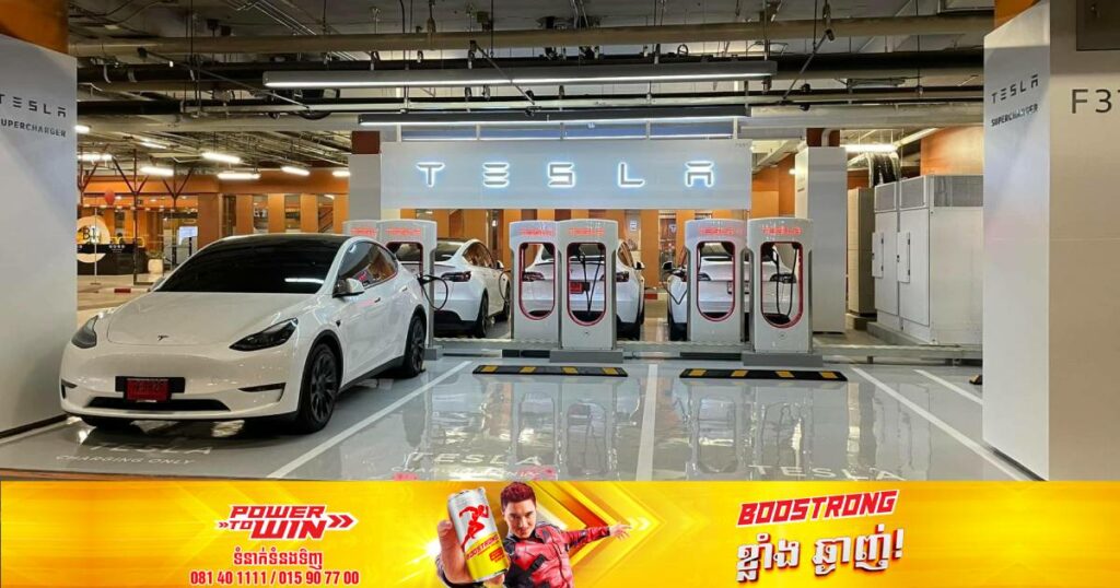 Tesla សង់ស្ថានីយ៍សាកថ្មរថយន្តល្បឿនលឿននៅថៃជាលើកដំបូង ដោយសាកថ្មត្រឹម ១៥នាទីអាចជិះបានជាង ៣០០គីឡូម៉ែត្រ