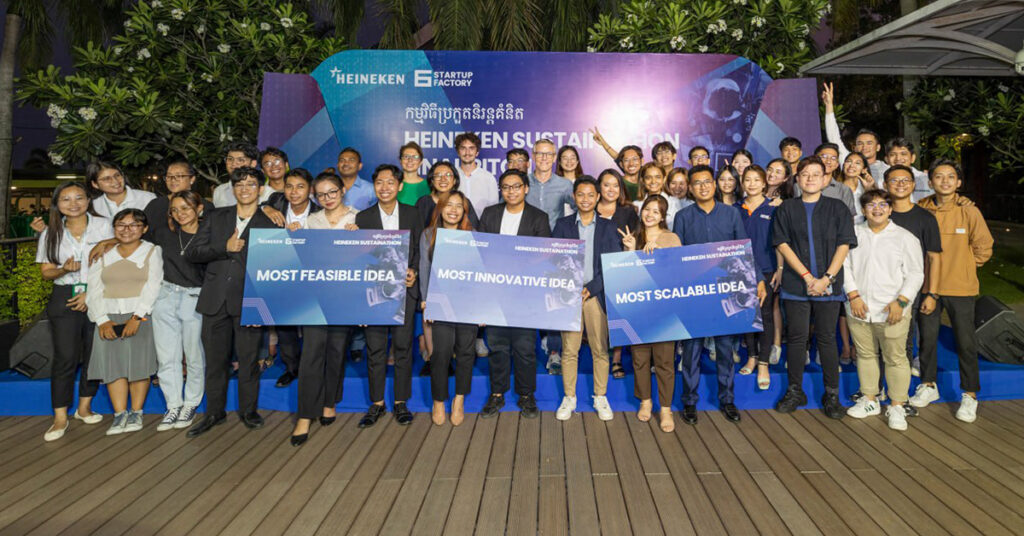 ក្រុមជ័យលាភី បីក្រុម បានឈ្នះរង្វាន់ក្នុងការប្រកួតវគ្គផ្តាច់ព្រ័ត្រនៃកម្មវិធី HEINEKEN SUSTAINATHON របស់ក្រុមហ៊ុនហ៊ិននីគែន ខេមបូឌា