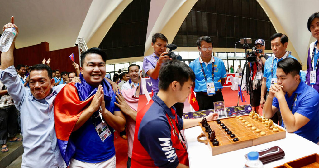 អបអរសាទរ! កីឡាករ សុខ លឹមហេង ឈ្នះបានមេដាយមាស លើវិញ្ញាសាអុកចត្រង្គ ក្រោយយកឈ្នះកីឡាករវៀតណាម