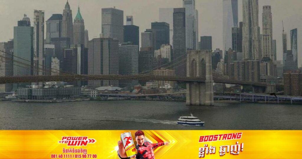 ទីក្រុងវ៉ាស៊ីនតោនប្រែជាស្ងប់ស្ងាត់ ក្រោយអាជ្ញាធរអាមេរិកណែនាំឲ្យប្រជាពលរដ្ឋត្រូវសម្ងំនៅក្នុងផ្ទះជាបណ្តោះអាសន្នសិន