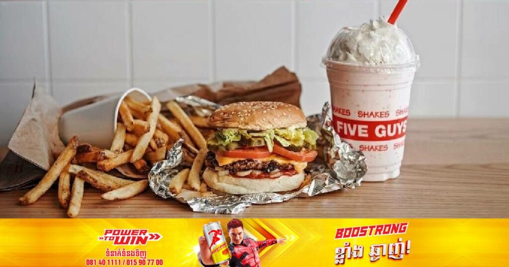 ពលរដ្ឋកូរ៉េខាងត្បូងនាំគ្នារិះគន់យ៉ាងខ្លាំងទៅលើប៊ឺហ្គឺ Five Guys របស់អាមេរិក ដែលបានដាក់លក់នៅក្រុងសេអ៊ូលក្នុងតម្លៃរហូតដល់ ៧៦ដុល្លារក្នុងមួយឈុត