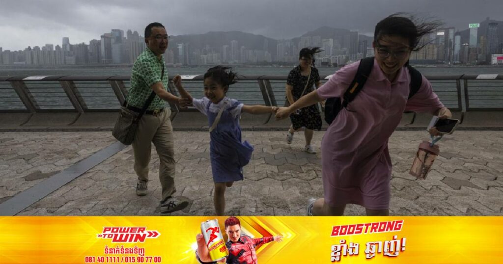 ឥទ្ធិពលព្យុះទីហ្វុង Talim បង្ខំឲ្យ​ពលរដ្ឋចិននិងវៀតណាម ២៦ម៉ឺននាក់ធ្វើការជម្លៀសខ្លួនជាបន្ទាន់