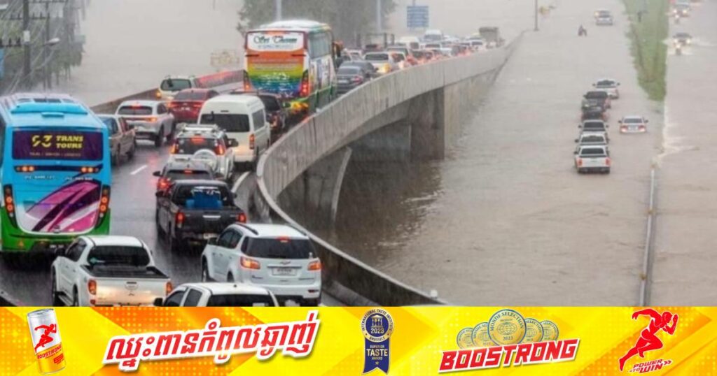 ពលរដ្ឋថៃចំនួន ៥នាក់បានបាត់បង់ជីវិតដោយសារទឹកជំនន់