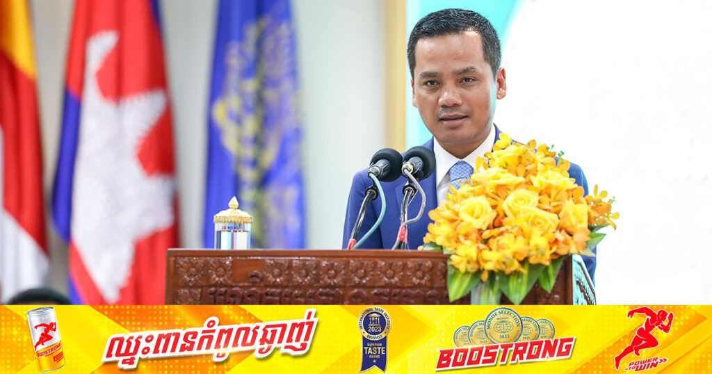 ឯកឧត្ដមអភិសន្តិបណ្ឌិត ស សុខា ស្នើដល់ឥស្សរជនដែលទទួលគោរមងារជា«សន្តិបណ្ឌិត» ចែករំលែកបទពិសោធន៍ដល់នគរបាលបន្តវេន