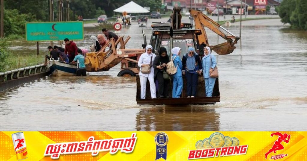 ជំនន់ទឹកភ្លៀងបង្ខំឲ្យពលរដ្ឋម៉ាឡេស៊ីជិត ២៧,០០០នាក់ ត្រូវជម្លៀសខ្លួនជាបន្ទាន់