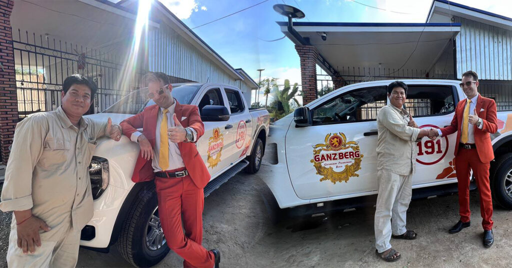 បុរសម្នាក់រំភើប ចង់ហោះ…! ពេលអាចបំពេញក្ដីស្រមៃឱ្យគ្រួសារ និងអ្នកមានគុណរបស់គាត់