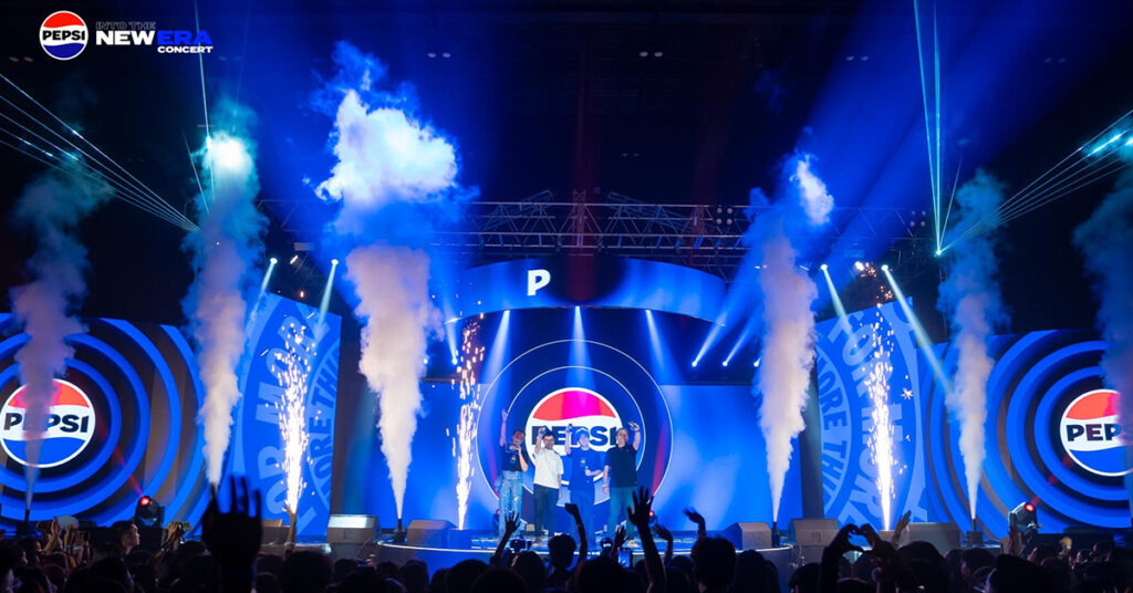 ប៉ិបស៊ី រៀបចំព្រឹត្តការណ៍ប្រគំតន្ត្រីដ៏អស្ចារ្យ PEPSI INTO THE NEW ERA កក្រើកផ្សារទំនើប អ៊ីអន ម៉ល មានជ័យ