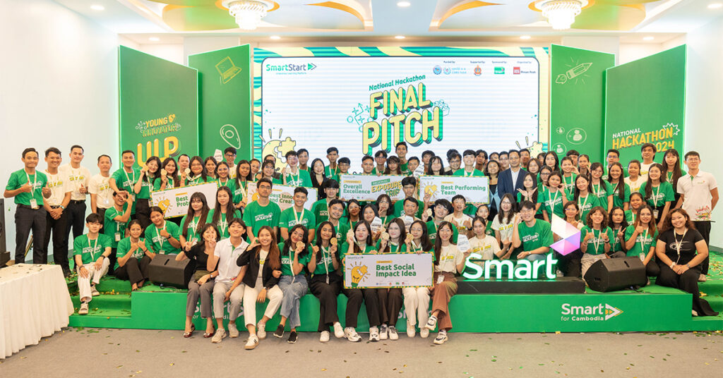 សហគ្រិនវ័យក្មេងបង្ហាញសមត្ថភាព និងគំនិតអាជីវកម្មនៅលើឆាក SmartStart ULP National Hackathon 2024