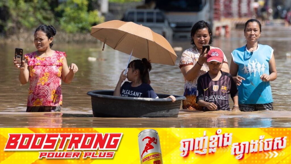 ទឹកជំនន់នៅភាគខាងត្បូងថៃ បានបណ្តាលឱ្យមនុស្ស ៣នាក់បាត់បង់ជីវិត ខណៈផ្ទះជាង ៤ម៉ឺនខ្នងត្រូវបានជន់លិច