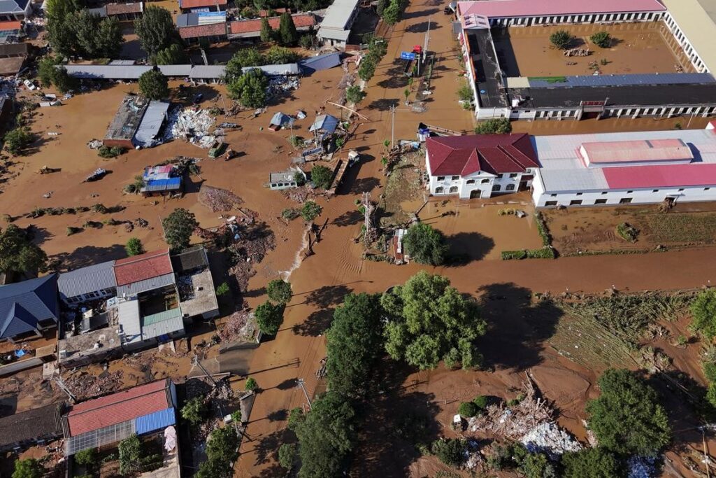 ព្យុះភ្លៀងនៅប៉ែកខាងជើងប្រទេសចិន បណ្តាលឱ្យមនុស្ស ១៣នាក់បាត់បង់ជីវិត និង ៥នាក់កំពុងបាត់ខ្លួន