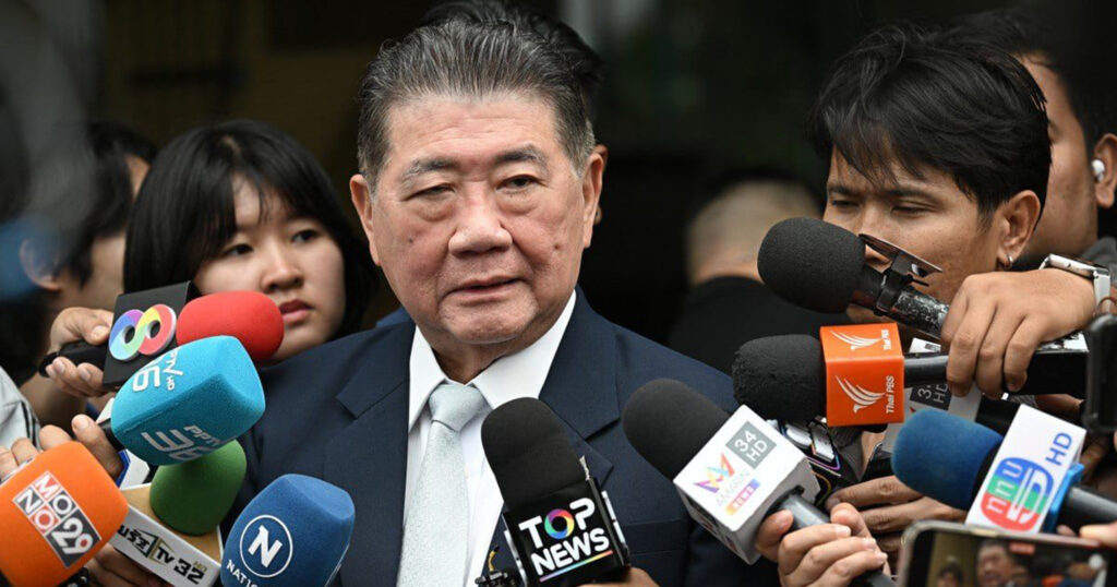 នាយករដ្ឋមន្ត្រីស្តីទីថៃ ប្រឆាំងសំណើ ដែលចង់ឱ្យមានការបន្តអាណត្តិដល់មេបញ្ជាការភូមិភាគទី២ ដោយសង្កត់ធ្ងន់ថា“ប្រព័ន្ធច្បាប់មិនគួរត្រូវបានកែប្រែឡើយ”