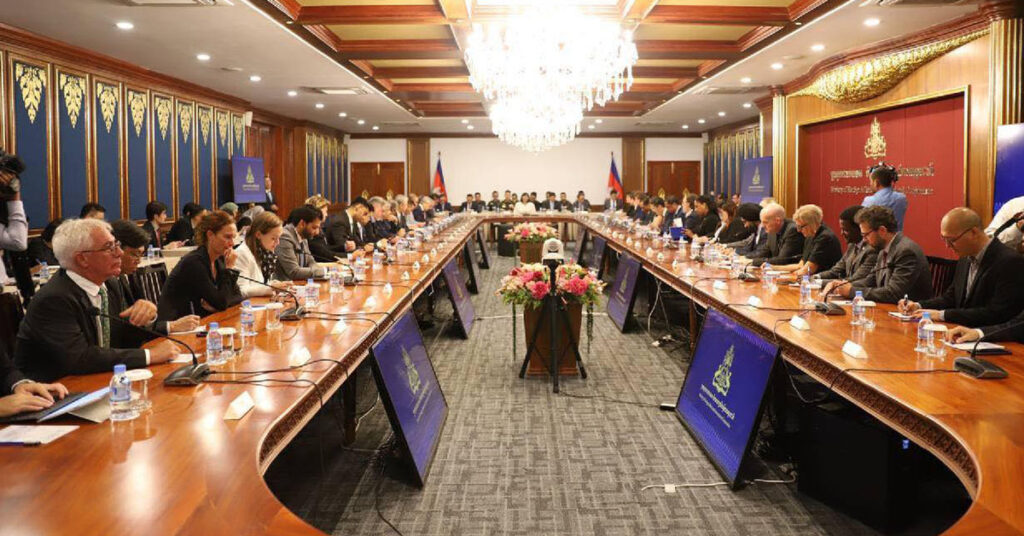 ក្រសួងការបរទេស ជម្រាបជូន បណ្តាអង្គទូតបរទេស និងតំណាងទីភ្នាក់ងារអង្គការសហប្រជាជាតិ ប្រចាំនៅកម្ពុជា អំពីការវិវត្តនៃសភាពការណ៍ជម្លោះព្រំដែនកម្ពុជា-ថៃ