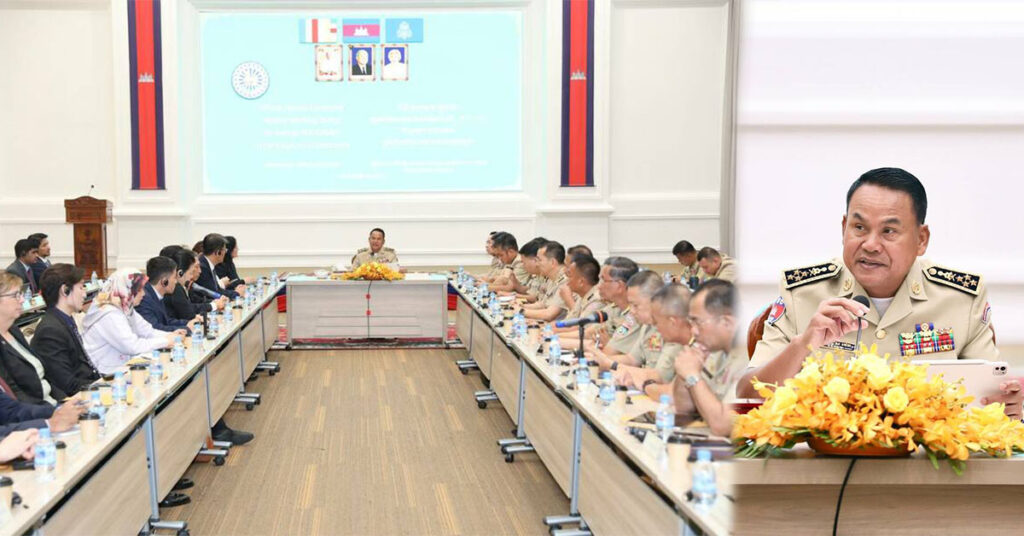 ឯកឧត្តម នាយឧត្តមសេនីយ៍ ស ថេត ណែនាំឱ្យក្រុមការងារព័ត៌មានទាន់ហេតុការណ៍ (HOTLINE) ជាមួយជនបរទេសពង្រឹងសន្ដិសុខ និងសុវត្ថិភាព ជូនវិនិយោគិន និងភ្ញៀវទេសចរបរទេស