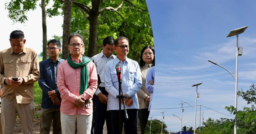 ឯកឧត្តមបណ្ឌិត​ អ៊ាង សុផល្លែត នាំយកអំពូលសូឡាចំនួន៦១៤ដើម ដែលជាអំណោយរបស់សម្តេចបវរធិបតី និងលោកជំទាវ ប្រគល់ជូនប្រជាពលរដ្ឋខេត្តត្បូងឃ្មុំ ដើម្បីអបអរឱកាសពិធីបុណ្យភ្ជុំបិណ្ឌខាងមុខនេះ