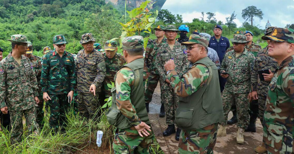 អ្នកសង្កេតការណ៍អន្តរកាល (IOT) អញ្ជើញចុះពិនិត្យទីតាំងជាក់ស្តែងដែលរងផលប៉ះពាល់ពីការវាយប្រហារចំនួន ២លើក ដោយយោធាថៃ មកលើមូលដ្ឋានកងទ័ពកម្ពុជា នៅតំបន់អានសេះ