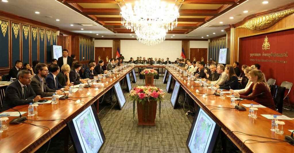 ក្រសួងការបរទេស រៀបចំបទបង្ហាញស្តីពីបញ្ហាព្រំដែនកម្ពុជា-ថៃ នៅតំបន់ភូមិព្រៃចាន់ និងភូមិជោគជ័យ ជូនអង្គទូតបរទេស និងទីភ្នាក់ងារអង្គការសហប្រជាជាតិ