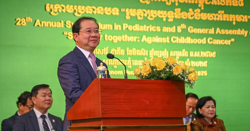 រដ្ឋមន្រ្តីសុខាភិបាល «អ្នកនឹងមិនរុងរឿងយូរអង្វែងនោះទេ ប្រសិនបើអ្នកមិនចេះ និងស្រលាញ់ការចែករំលែក សូមសហការគ្នា ធ្វើការសម្រេចជារួម កុំសម្រេចចិត្តតែម្នាក់ឯង»