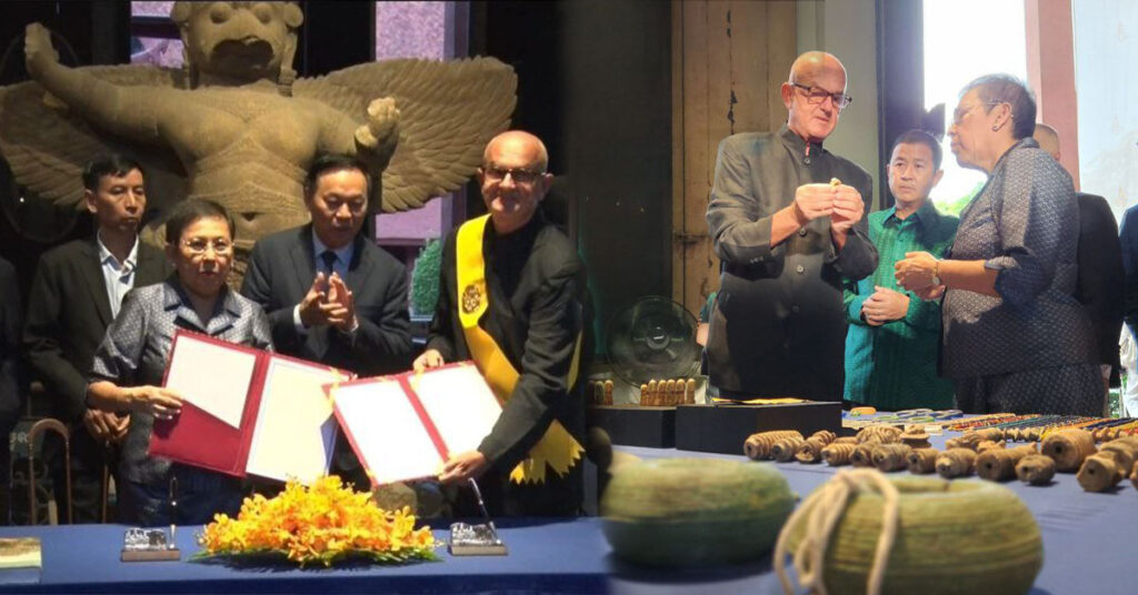 លោកបណ្ឌិត អ៊ីស្តូវ៉ាន់ ហ្សេលនីក បានប្រគល់ក្រណាត់សូត្រខ្មែរចំនួន ១៨៣ ដុំ និងវត្ថុសិល្បៈខ្មែរផ្សេងទៀត មកឱ្យកម្ពុជា នៅសារមន្ទីរជាតិកម្ពុជា