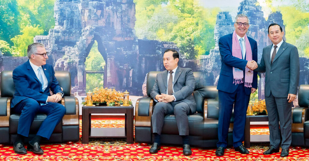 សភាពាណិជ្ជកម្ម និងឧស្សាហកម្មបារាំង-កម្ពុជា (តំបន់សៀមរាប) បេ្តជ្ញាចូលរួមជាមួយក្រសួងទេសចរណ៍ជួយផ្សព្វផ្សាយសក្តានុពលទេសចរណ៍ និងការវិនិយោគមកលើកម្ពុជា នៅខេត្តសៀមរាប