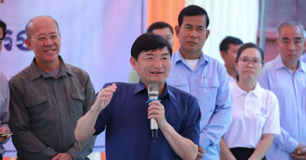 ក្រសួងការងារបានរៀបចំវេទិកាការងារជិត ៦០០លើក ដើម្បីផ្តល់ឱកាសការងារជូនដល់បងប្អូនអតីតពលករខ្មែរដែលត្រឡប់មកពីថៃ និងអំពាវនាវឱ្យទាក់ទងមកលេខ ១២៩៧ ដើម្បីទទួលបានឱកាសការងារ និងការបណ្តុះបណ្តាលជំនាញបច្ចេកទេស និងវិជ្ជាជីវៈ