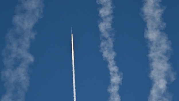 ចិនបានបាញ់មីស៊ីលជាច្រើនគ្រាប់នៅក្នុងថ្ងៃទី២ នៃការធ្វើសមយុទ្ធយោធាឡោមព័ទ្ធកោះតៃវ៉ាន់