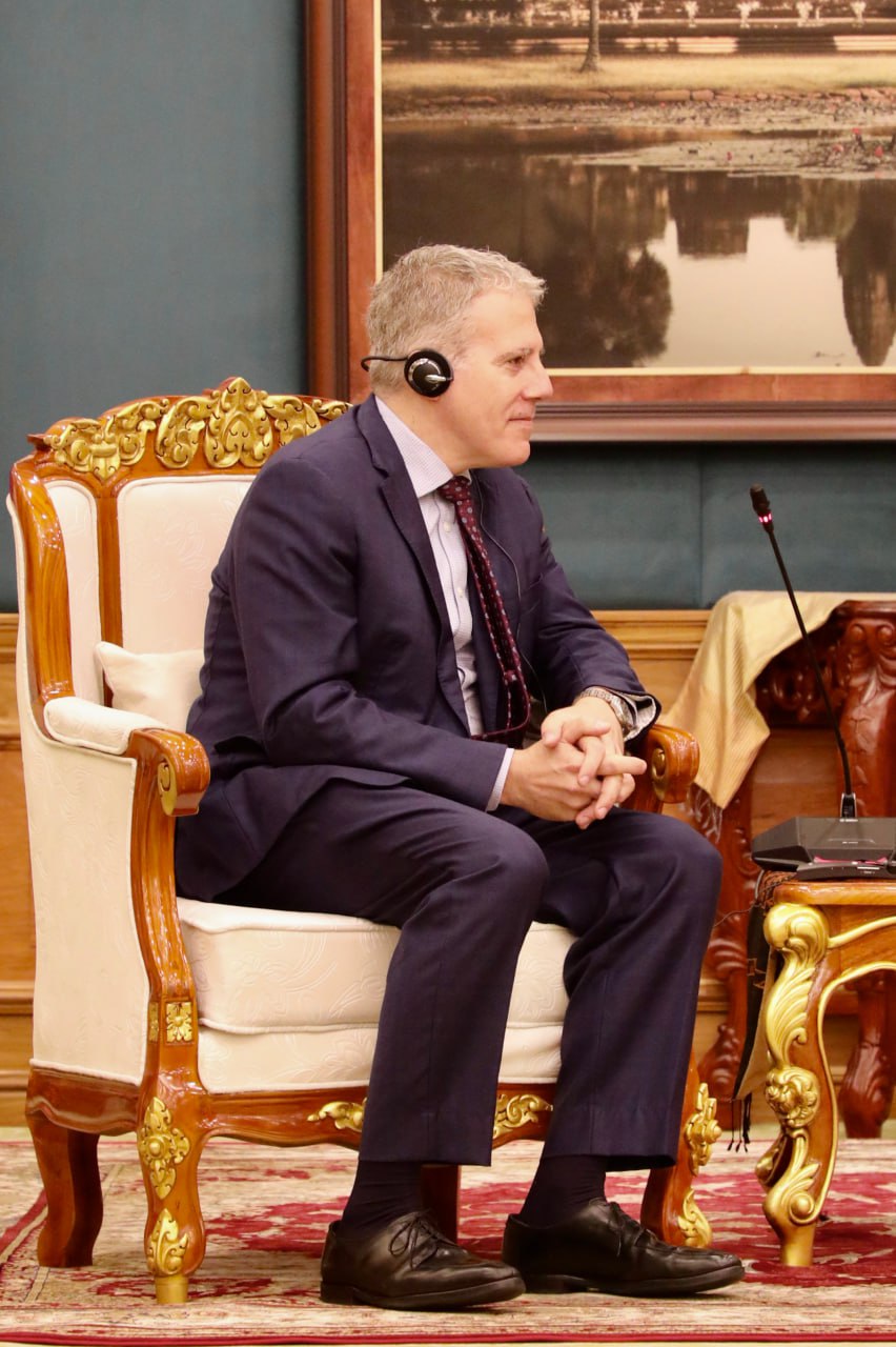 ការពិភាក្សាការងារ