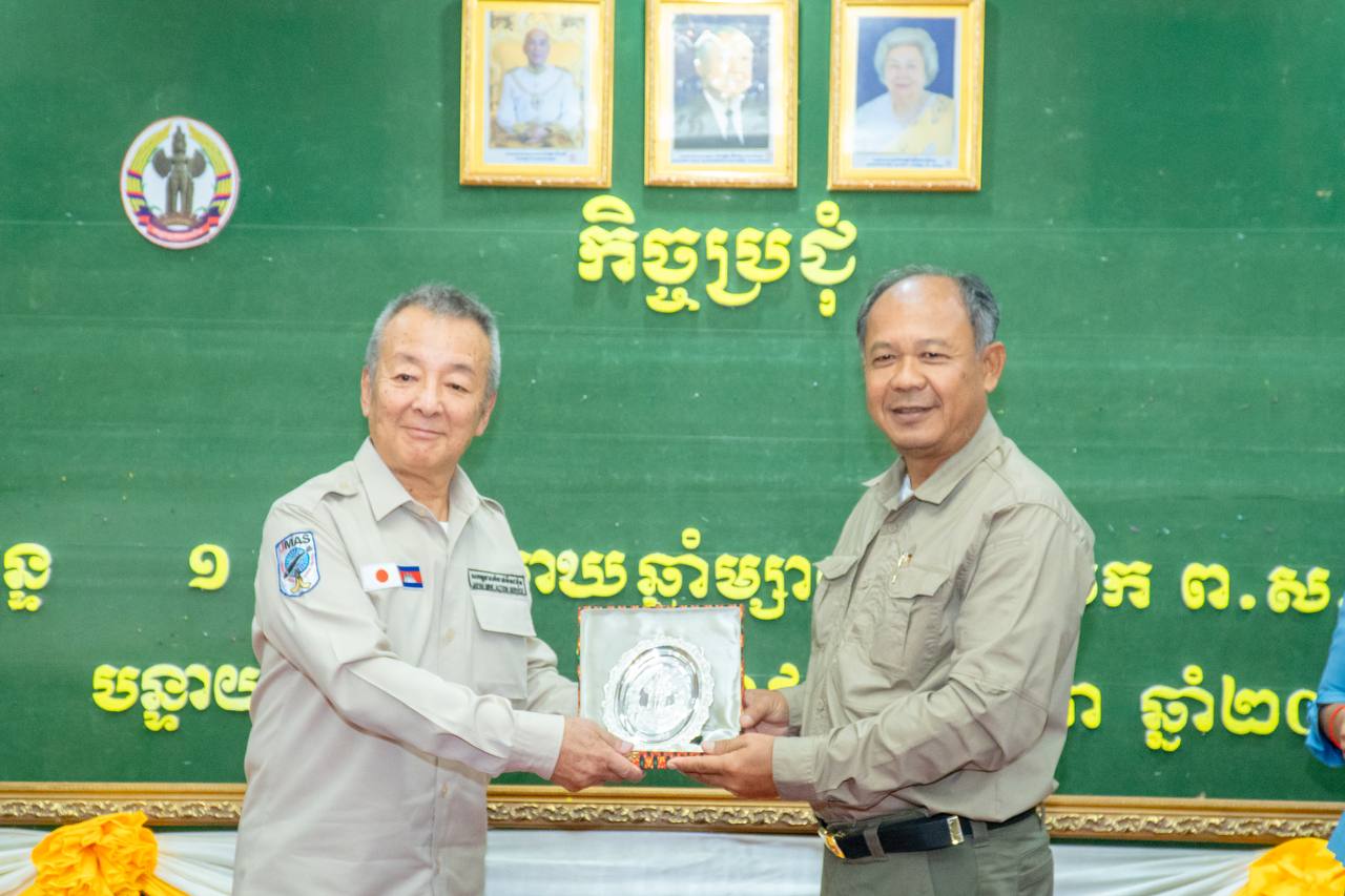 This image has an empty alt attribute; its file name is 7-16.jpg