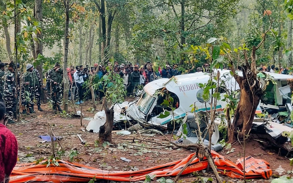 យន្តហោះដឹកអ្នកជំងឺមួយគ្រឿងបានធ្លាក់នៅឥណ្ឌា និងបណ្តាលឱ្យមនុស្ស ៧នាក់បាត់បង់ជីវិត